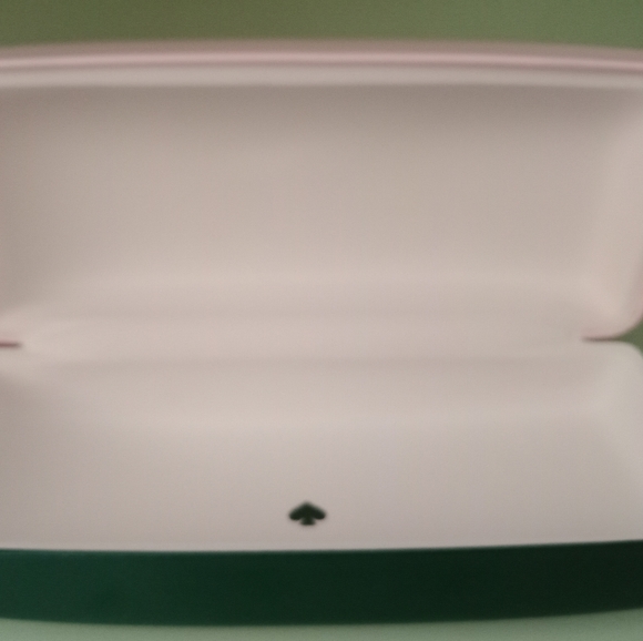 Kate Spade sunglass case - Picture 2 of 3